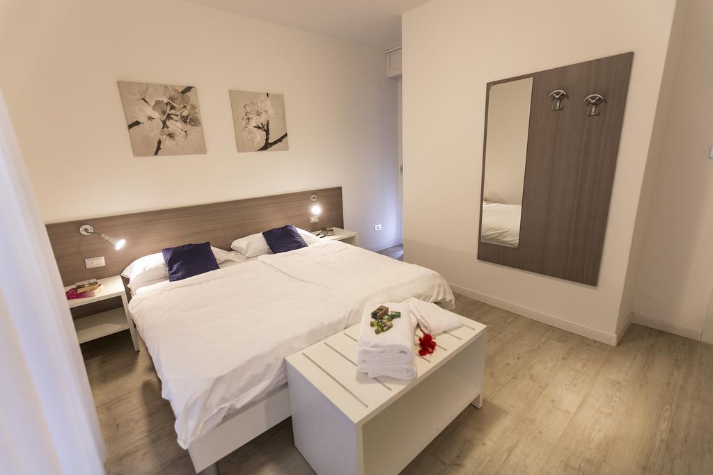 Hotel Roma Aparthotel Malcesine Exteriör bild