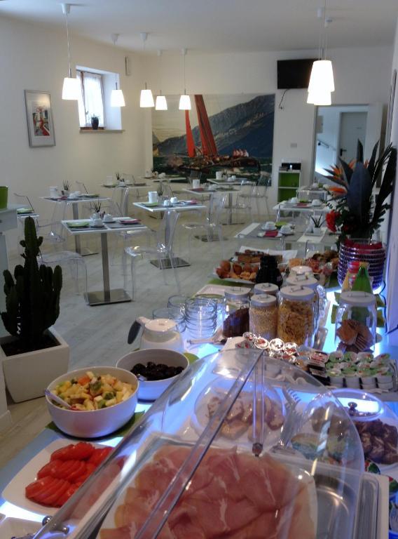 Hotel Roma Aparthotel Malcesine Exteriör bild